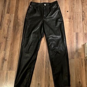 ZARA faux leather mom fit black pants size 26 (US 2)